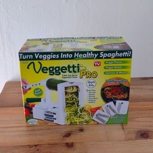 Veggetti Pro Spiralizer Table Top Spiral Vegetable Cutter New in Box